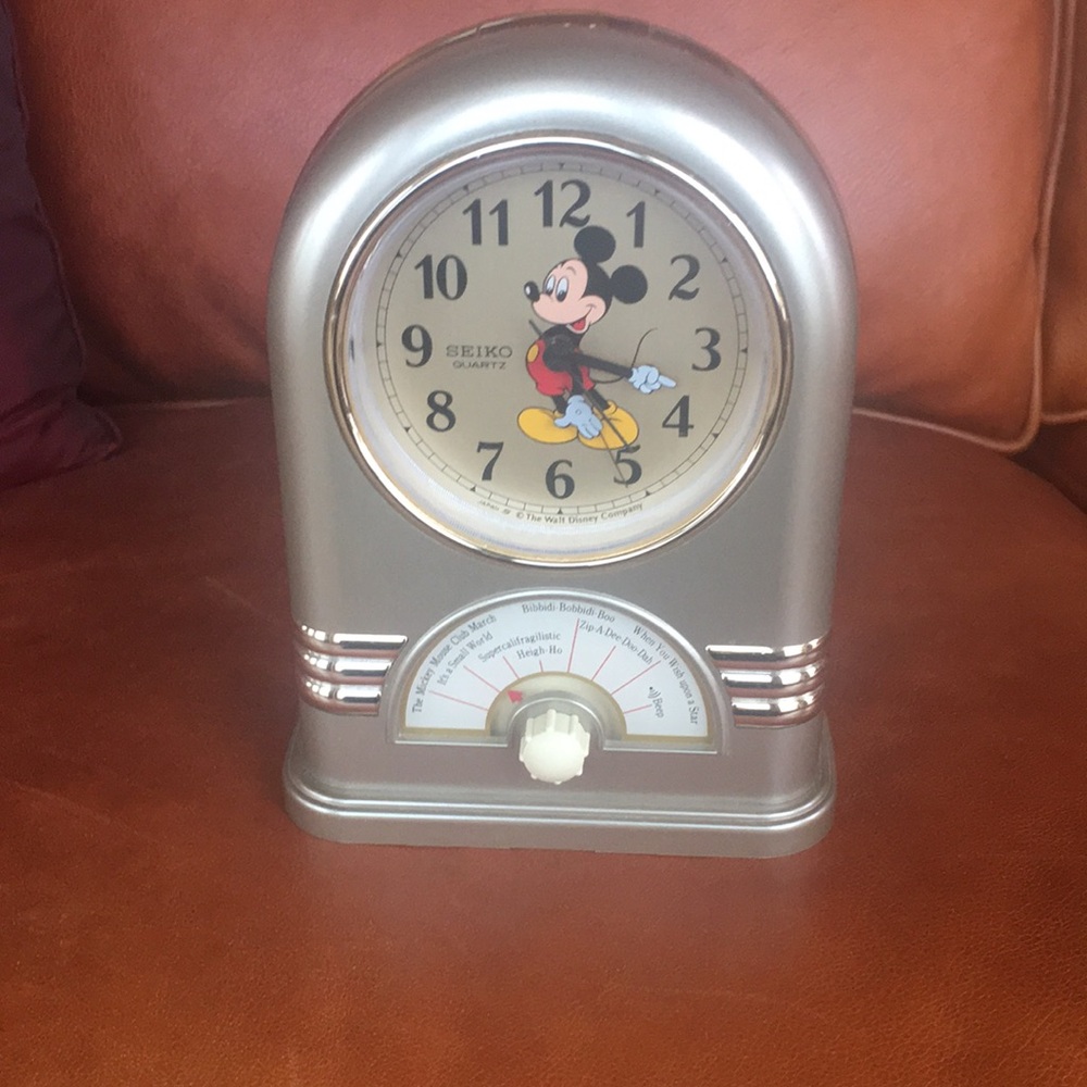 Disney Seiko Quartz Mickey Mouse Musical Alarm Clock Sing Along Jukebox Vintage
